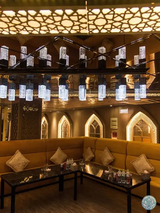 화려한 조명 소파