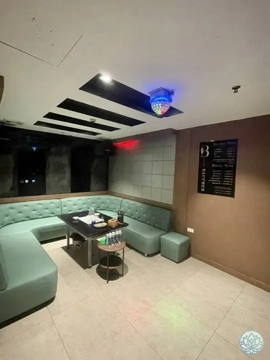 노래방 내부 조명