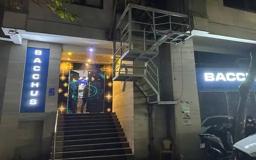 하노이 박카스 가라오케 위치, 시설 및 주대 가이드 썸네일