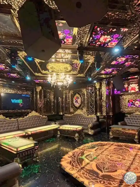 화려한 천장 인테리어